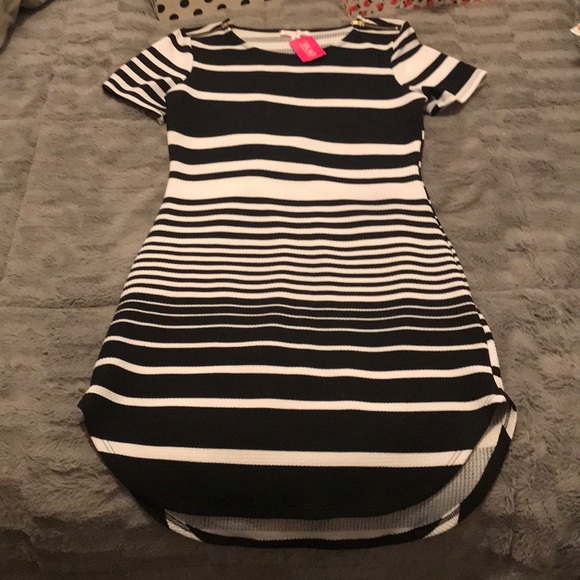 NWT!! SUPER CUTE! Black and white Bodycon Dress - Picture 2 of 6